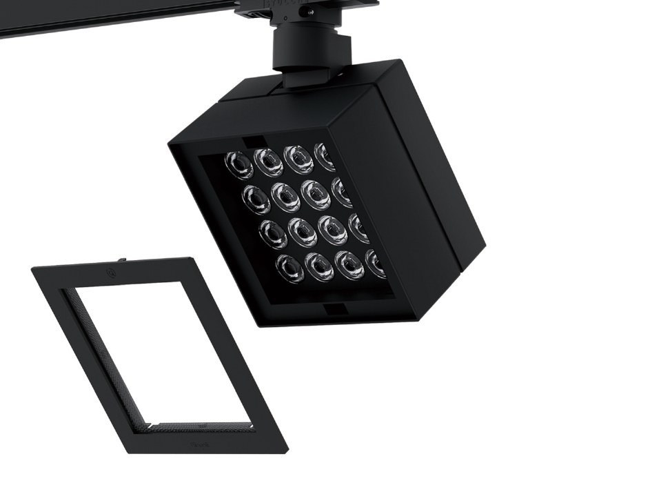 Ben press to switch lens accessory